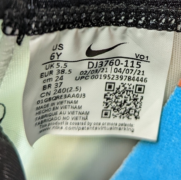 Nike Lebron  18  XVIII Low (GS) Space Jam Tune Squad . Bugs and Lebron insoles. - Picture 6 of 9